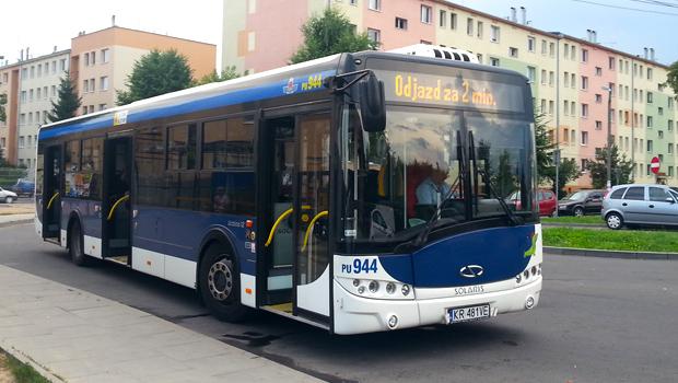 Autobus 304 ma nowy kolor, ale nadal jedzi „gr”