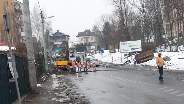 Utrudnie na ul. Asnyka cig dalszy, a oficjalny termin rozpoczcia prac znw przeoony