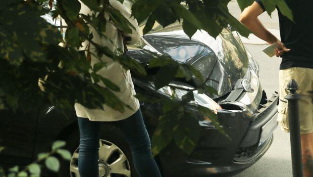 Dostawczy bez ladu. Ford rozbity