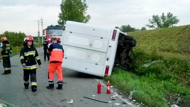 W Brzegach bus zderzył się z samochodem osobowym