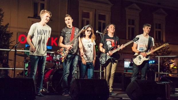 RYNEK W CENTRUM KULTURY: Koncert zespou CHARAKTER - relacja