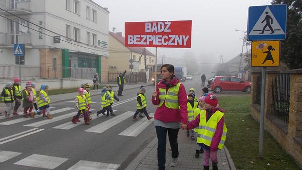 Marsz odblaskowy - bd widoczny!