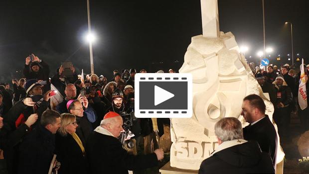 Odsłonięcie i poświęcenie pomnika upamiętniającego ŚDM 2016 w gm. Wieliczka [film]