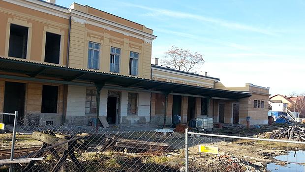 Remont dworca kolejowego w Wieliczce potrwa znacznie dłużej niż planowano.