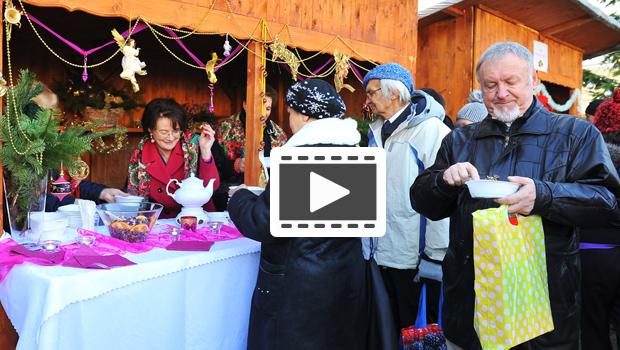 Wigilia dla mieszkacw na Rynku Grnym w Wieliczce [film]