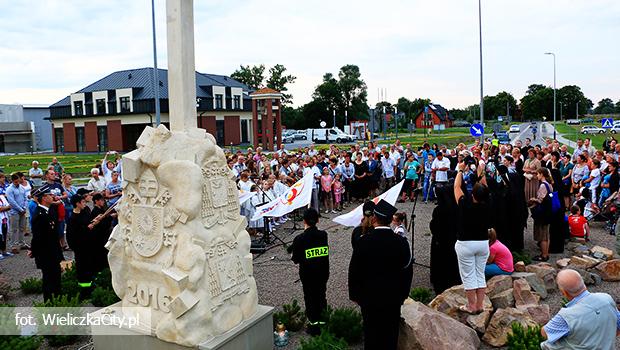 Kolejne czuwanie na Campus Misericordiae - zdjcia