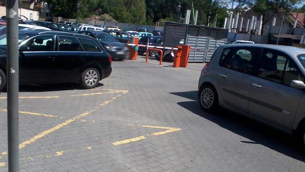 Wyjazdu z parkingu raczej si nie blokuje