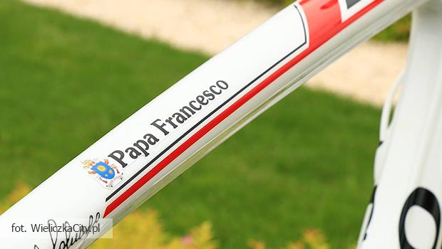 Wyjtkowy rower Colnago dla papiea Franciszka