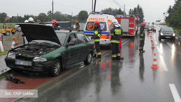 Uderzya w ty VW. Dwie osoby poszkodowane.