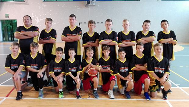 Koszykarze UKS REGIS Wieliczka wyjeżdżają na turniej do Budapesztu