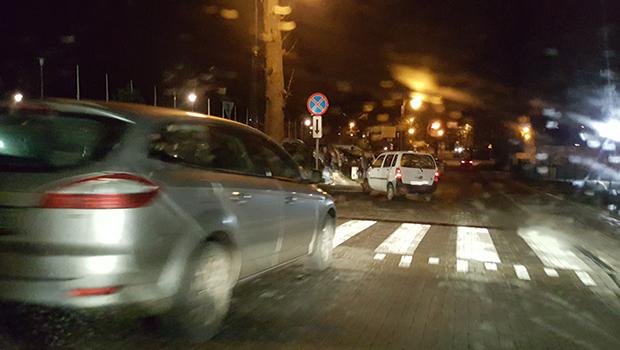 Przejcie dla pieszych przed Solnym  Miastem wyznaczono, aby byo bezpieczniej, nie po to by je zastawia.