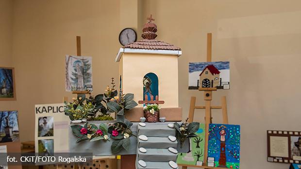 Finał V edycji gminnego konkursu fotograficzno-plastycznego ,,Kapliczki, krzyże przydrożne i figury świętych w gminie Wieliczka”