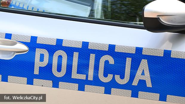 Policjanci z Gdowa pomogli 81-letniej kobiecie