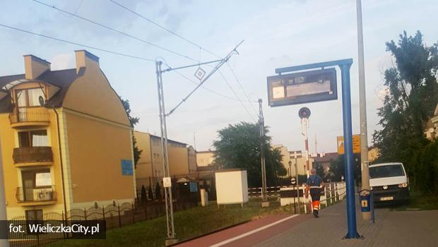 Zerwana siec trakcyjna w Wieliczce. Pociągi nie dojeżdżają na stację Wieliczka Rynek-Kopalnia