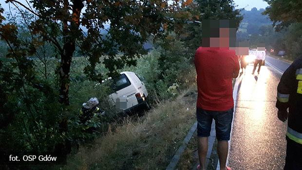 W Podolanach uderzy w barierki, w Zagrzanach wypad z drogi